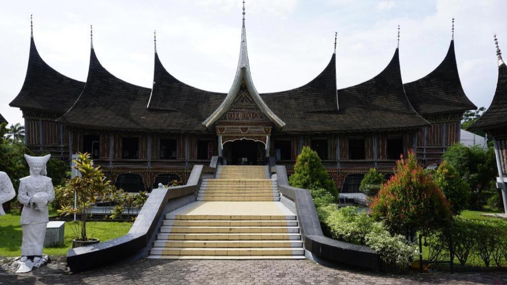 Deivan Hotel Padang  Exterior foto
